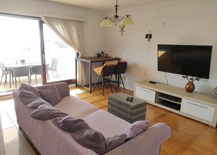 Apartments Marina